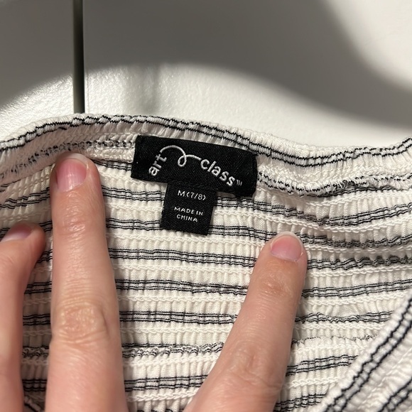 Art Class Girls Smocked Shirt White with Black Stripes Size 7/8 NWT - Picture 3 of 4